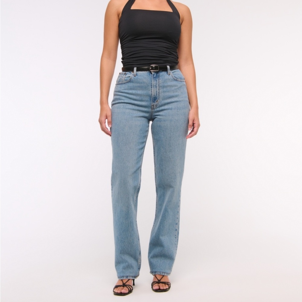 Abercrombie & Fitch Ultra High Rise 90s Straight Jean